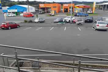 Front Row Exposure on Port Road