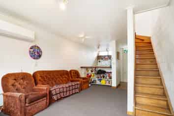 8/1 Coates Street, Hamilton East