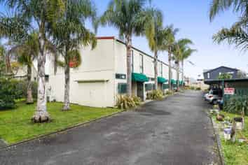 8/1 Coates Street, Hamilton East