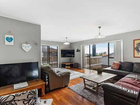 33A Tyrian Close, Half Moon Bay