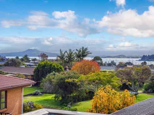 33A Tyrian Close, Half Moon Bay