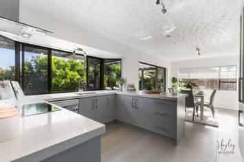 16 Donegan Place, Conifer Grove