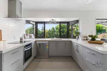 16 Donegan Place, Conifer Grove