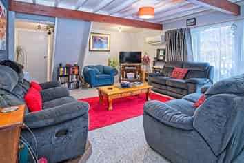 Flat 1&1A  Inverness Cres, Arrowtown