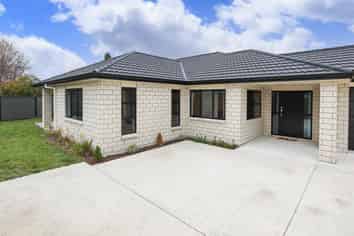 69 Stan Heather Drive, Glenview