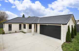 69 Stan Heather Drive, Glenview