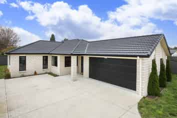 69 Stan Heather Drive, Glenview