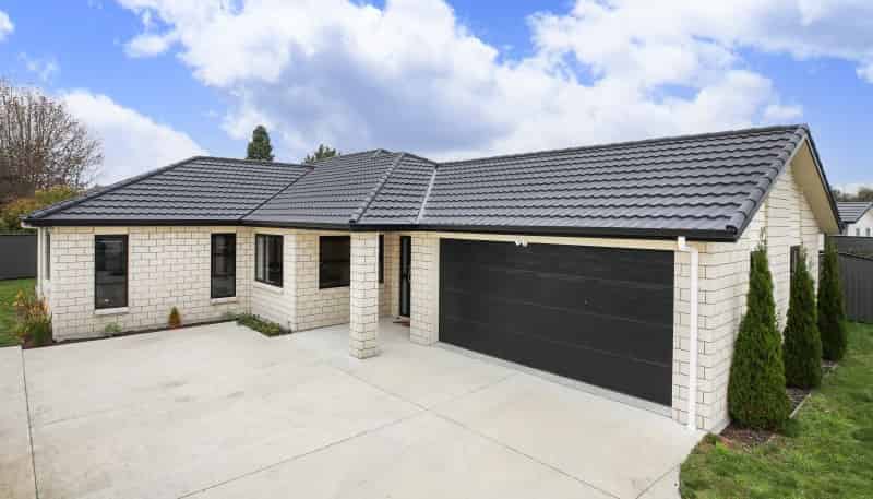 69 Stan Heather Drive, Glenview