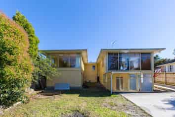 2/45 Lancaster Road, Beach Haven