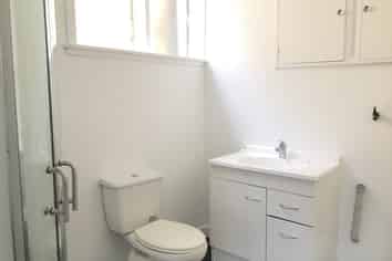 2/45 Lancaster Road, Beach Haven