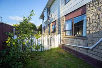 2/271 Nayland Road, Stoke