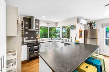 18 Palmgreen Court, Stanmore Bay