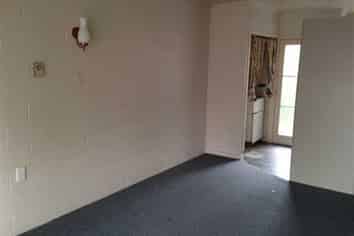 4/121 Queens Avenue, Hamilton Lake