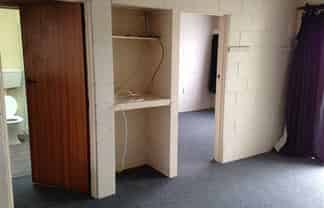 4/121 Queens Avenue, Hamilton Lake