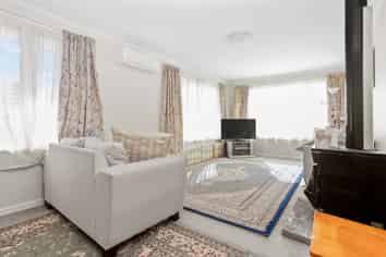 559 Hillsborough Road, Hillsborough