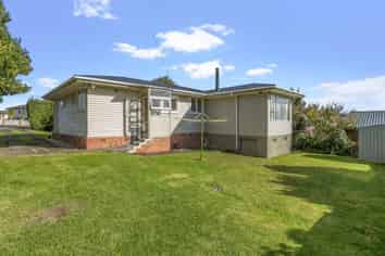 559 Hillsborough Road, Hillsborough