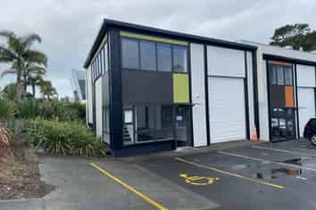 Prime Road Front Unit – 132sqm