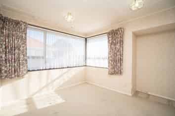 103 Clyde Crescent, Roslyn