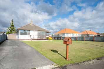 103 Clyde Crescent, Roslyn