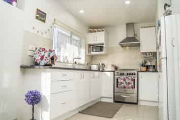 41A Robert Skelton, Clendon Park