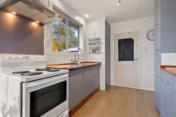 40 Uxbridge Street, Redwood