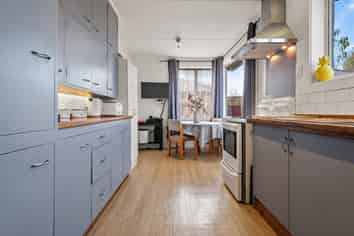 40 Uxbridge Street, Redwood