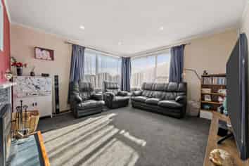 40 Uxbridge Street, Redwood