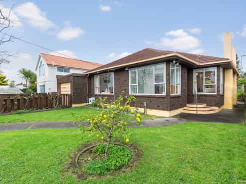 85 Old Lake Road, Devonport