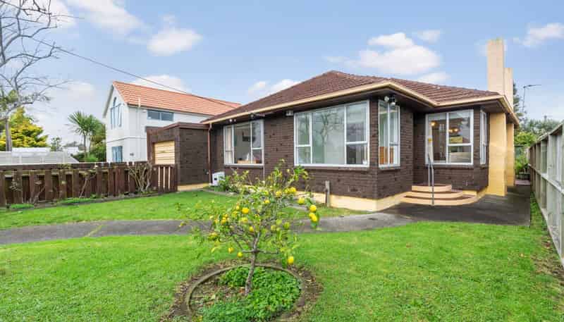 85 Old Lake Road, Devonport