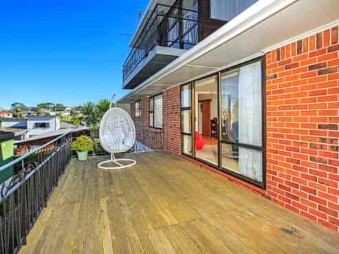 1/24 Martin Crescent, Northcote