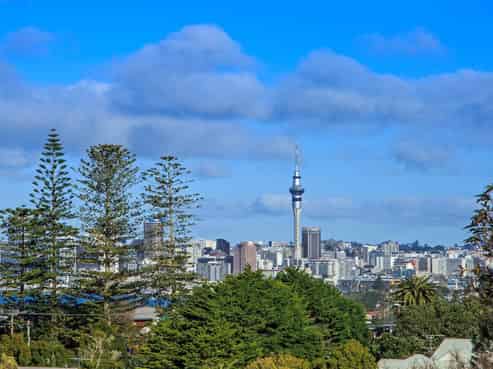 1/24 Martin Crescent, Northcote