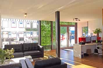 High profile tenancy on Te Rapa Road