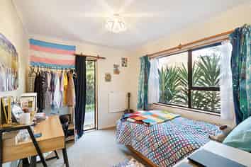 10 Rosebank Terrace, Stoke