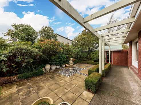 24 Brackendale Place, Burnside