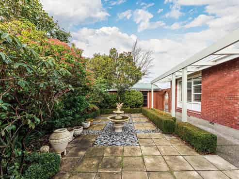 24 Brackendale Place, Burnside