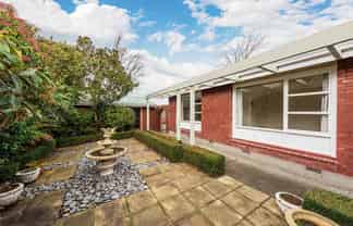 24 Brackendale Place, Burnside
