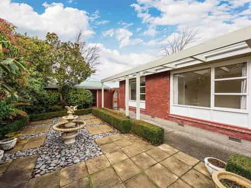 24 Brackendale Place, Burnside