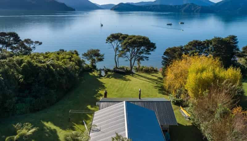 252 Moetapu Bay Road, 