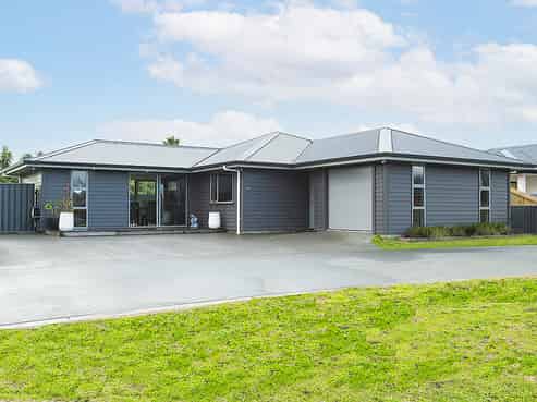 51 Lytton Road, Riverdale