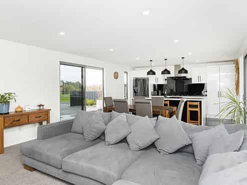 51 Lytton Road, Riverdale