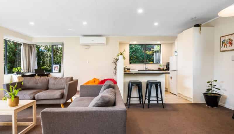 2 Mountain Road, Morningside