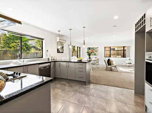 18 Bridgefield Crescent, Flat Bush