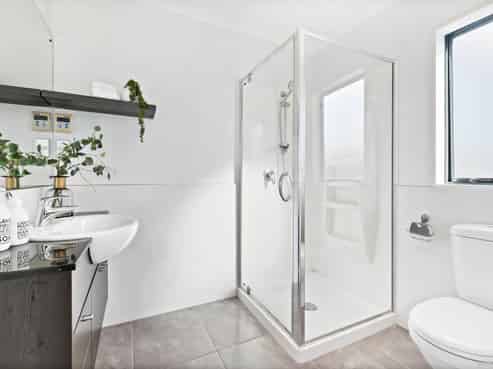 18 Bridgefield Crescent, Flat Bush