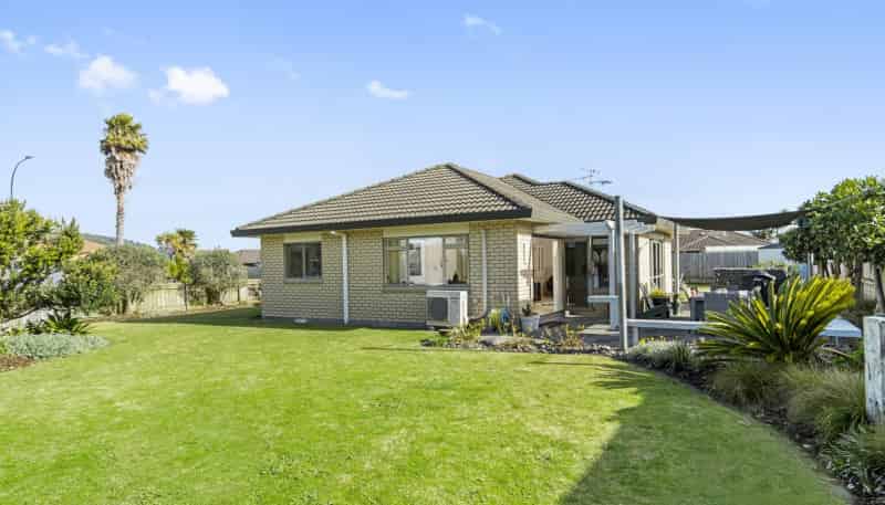 735 Gloucester Road, 