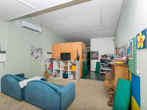 SUPURB SUBURBAN COMMERCIAL - REDEVELOP OR RENOVATE