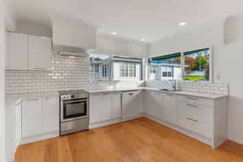 2/23 Lucerne Road, Remuera