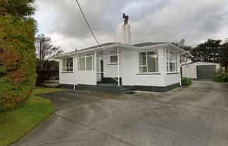 65 Longfellow Road, Opunake