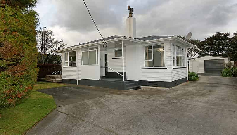 65 Longfellow Road, Opunake