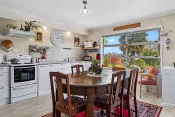 86 Princess Road, Bellevue