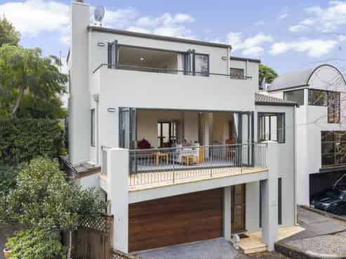 2/43 Waimarie Street, Saint Heliers